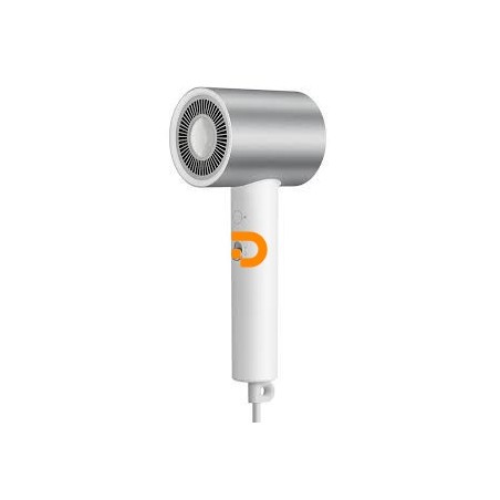 pspanUM SECADOR DE CABELO COM INFUSÃO DE HUMIDADE/spanbr /Os iões de água duplos penetram profundamente no cabelo para uma prote